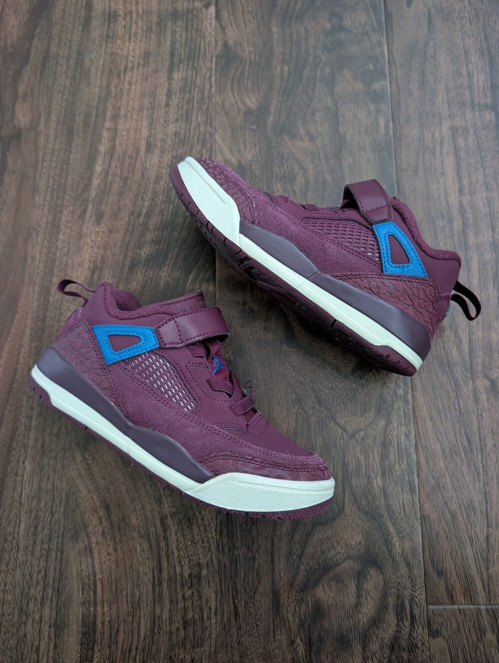 Jordan 1Y Kids Burgundy Sneakers with Blue Accent Basketball Shoes Spizike Low